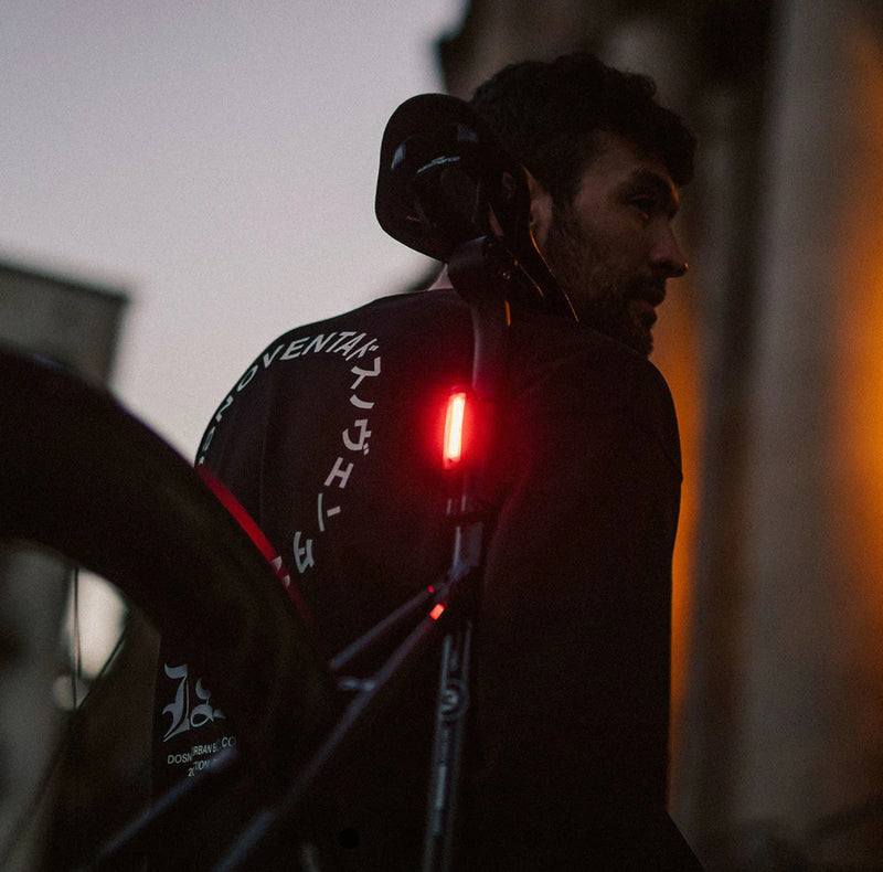 Knog Luz para bicicleta trasera Plus Negra 20 Lumens