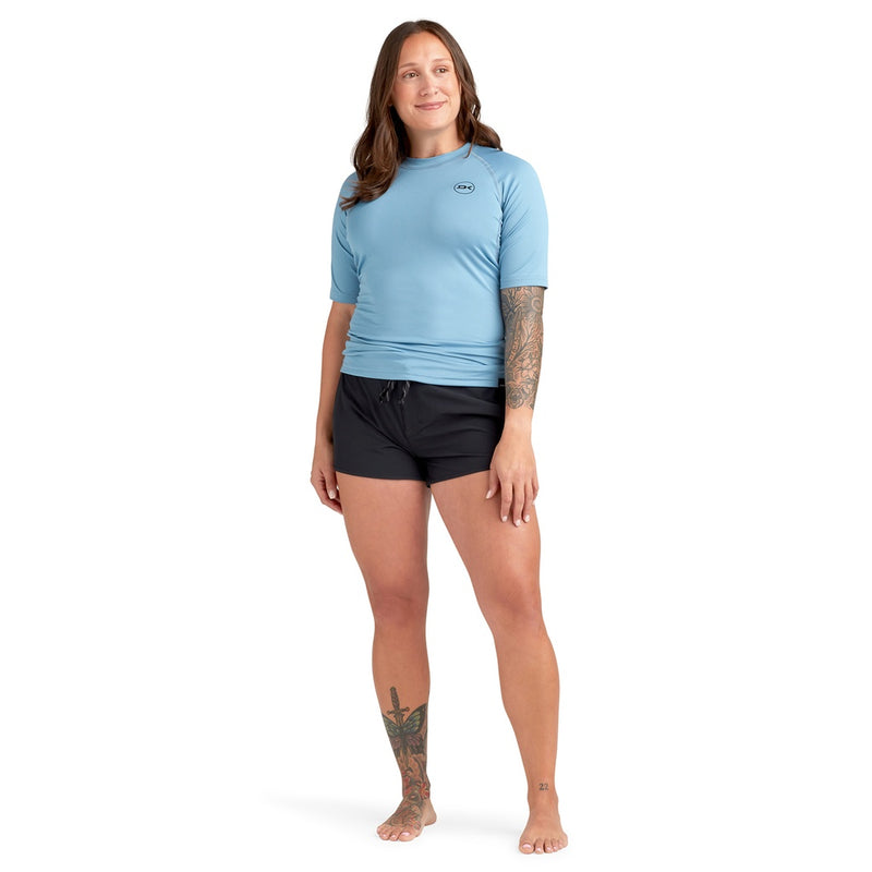 WOMEN'S HD SNUG FIT S/S RASHGUARD CREW DAKINE